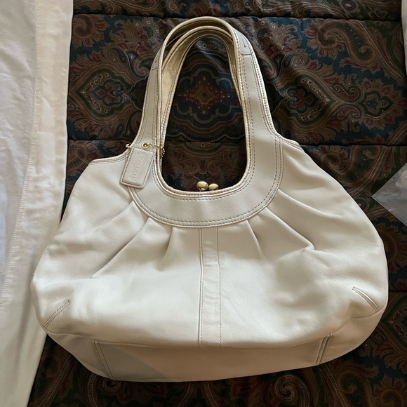 White leather coach handbag with metallic edges - Picture 6 of 10